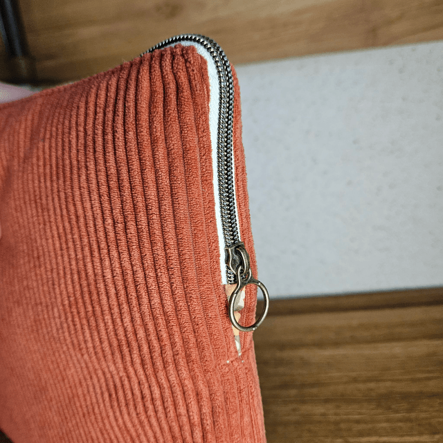 Personnalisez votre housse d'ordinateur en velours côtelé terracotta