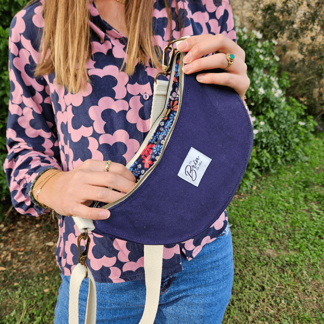 Sac demi-lune bleu marine
