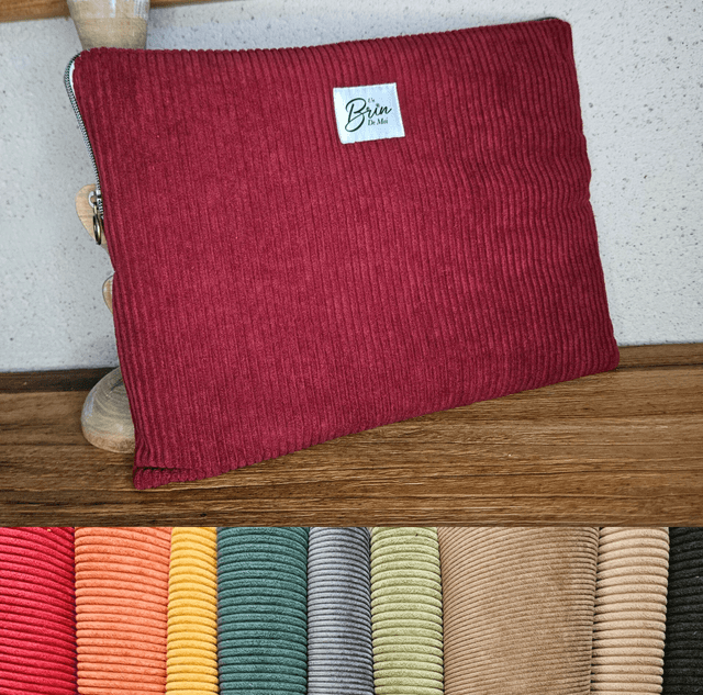 Personnalisez votre housse d&#039;ordinateur en velours côtelé framboise